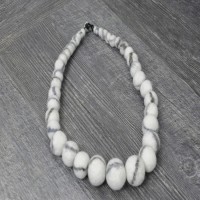 White Ball Step Necklace 